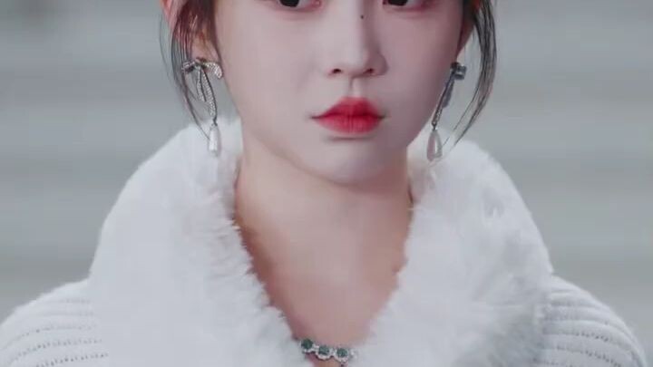 Putri Terbuang Kembali ke Keluarga Kaya, Diremehkan, Tapi CEO Tampan Langsung Menjadikannya Tunangan