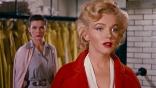 【Marilyn Monroe】“Tôi có thể rất thông minh, nhưng hầu hết đàn ông đều không thích điều đó”