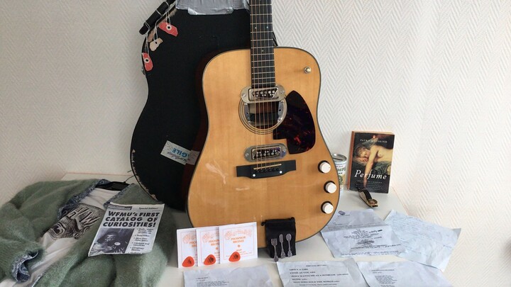My own Kurt Cobain museum Martin D18E Replica full set with goodies by khristore