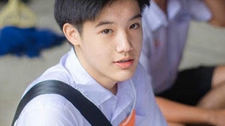 รอ หรือ มอง ใคร สักคน