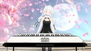 This may be the most awkward self-introduction of the whole audience! Lingyin plays the piano and si