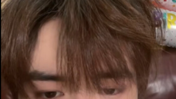 [Song Yaxuan] The Neurotic Idol of China’s Entertainment Industry