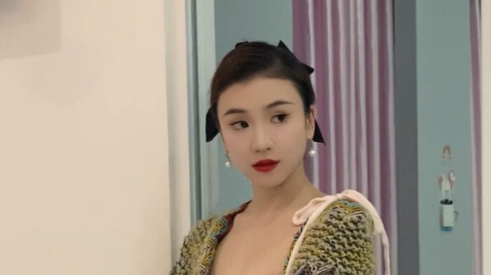 How to open the dance career with the news queen's approach
