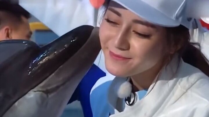 ของจริงที่ฟังดูเหมือนของปลอม: โลมาป่วยเป็นโรคคิดถึงติ้วหลี่เร่อปา