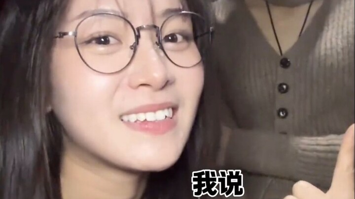 Ai nũng nịu cơ, ai chứ!