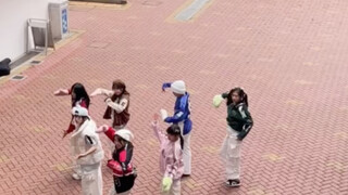 学校表演那么齐是要爽到谁哈哈哈Candy by NCT Dream 红黑色外套和兔兔帽是我哟