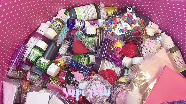 A box of slimes mixed with dozens of boxes of sequins! If... I'll take it all out!