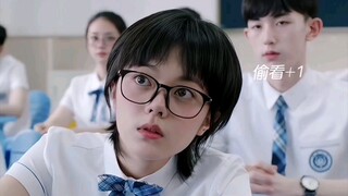 Lin Miaomiao merasakan kehangatan di punggungnya. Jika dia bisa melihat ke belakang saat dia masih s