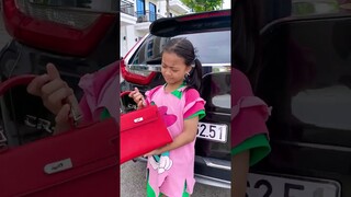 SHK - Giúp đỡ cô bé ăn xin nhưng sai cách - Help The Girl Begging #shorts