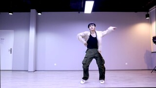 Koreografi Keone Sampul "Firefly" Wang Chenyi