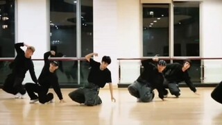 When will Ao Ziyi come back to please his fans and dance?
