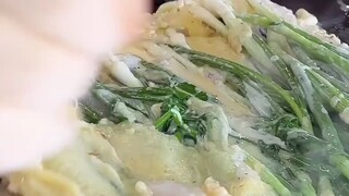 One scallion pancake with fruit, please?