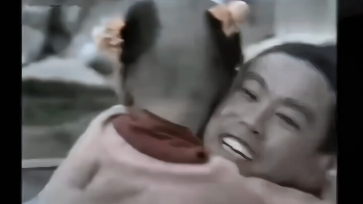 “Sejak kecil sudah kehilangan ayah dan ibu, akulah yang membesarkannya.” “Kakak, aku sangat merinduk