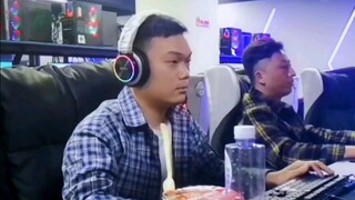 你愿意跟25岁没有存款的女生在一起吗？