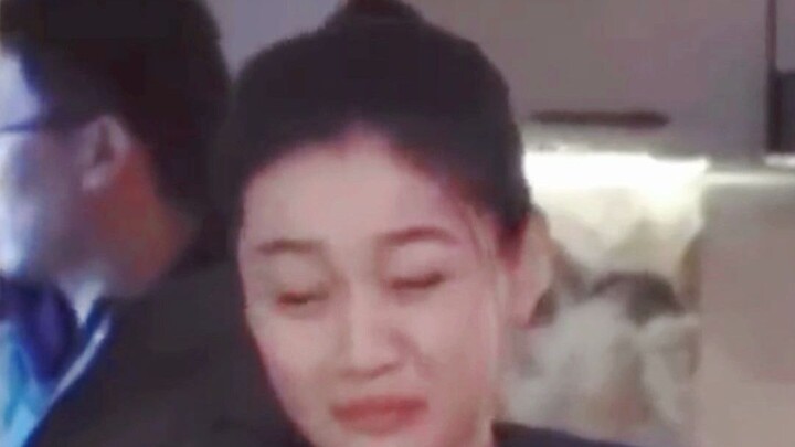 Tình bạn bị phá hủy bởi những cục sữa chua, thần khí huyền thoại để "rút fan"? Nhiệt Ba, cô nên tỉnh