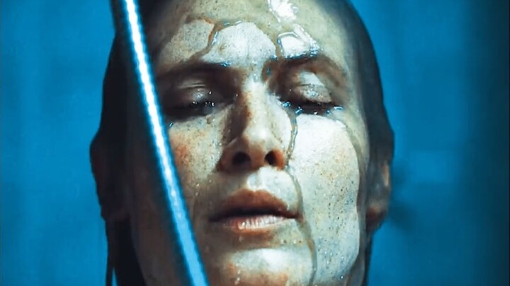 A woman loves bathing in mud, but suddenly the mud turns watery—only to learn that a massive disaste