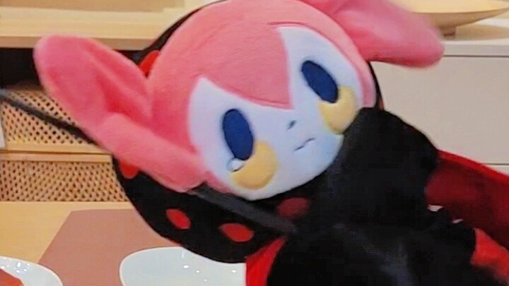 [Puella Magi Madoka Magica] Beibei hand puppet flies in!
