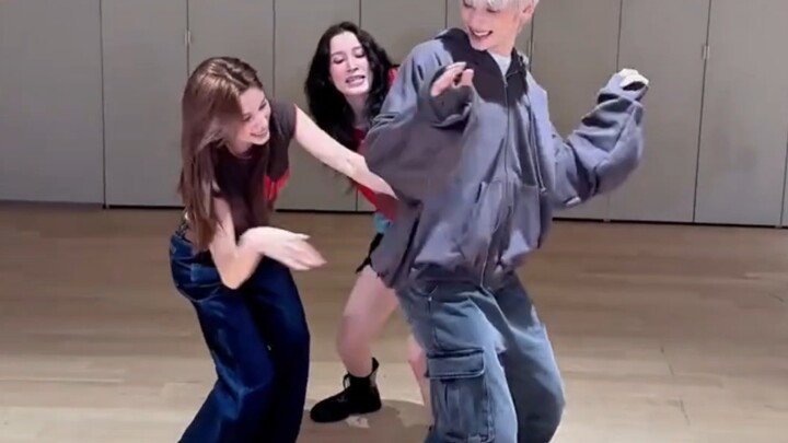 啊啊啊啊果然还得是亲姐妹！！休宁s的bubble gum