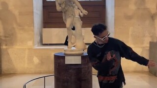 Haima Media | 海外博主搞笑演绎Hiphop的诞生 网友：我现在对艺术有了新的认识