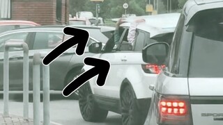 Semua penumpang di bus dimobilisasi! Merasa barang-barang kecil tidak perlu diperiksa, semua orang b