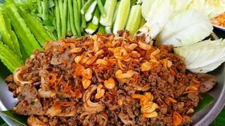 ลาบคั่วบ้านเฮา ลาบเหนือคั่วหอมๆ มาเด้อจ้ากิรข้าวนำกัน
