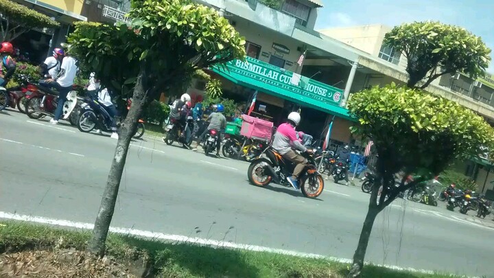 banyak sekali motor