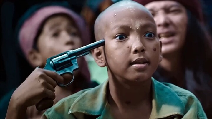 Watch the five famous revolver scenes on Station B. Do you dare to play Russian roulette?