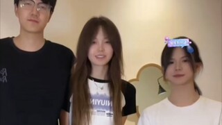 Little Orchid collaborates with senior students (Little Orchid is so cute)