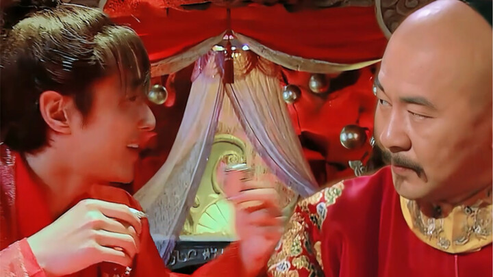 Chinese Paladin Meets Empresses in the Palace