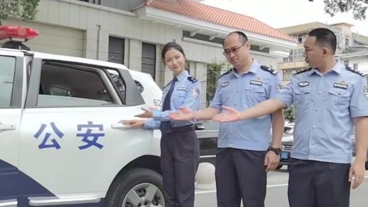 Tôi rõ ràng là một diễn viên, sao lại bị biến thành người bán hàng đa cấp?