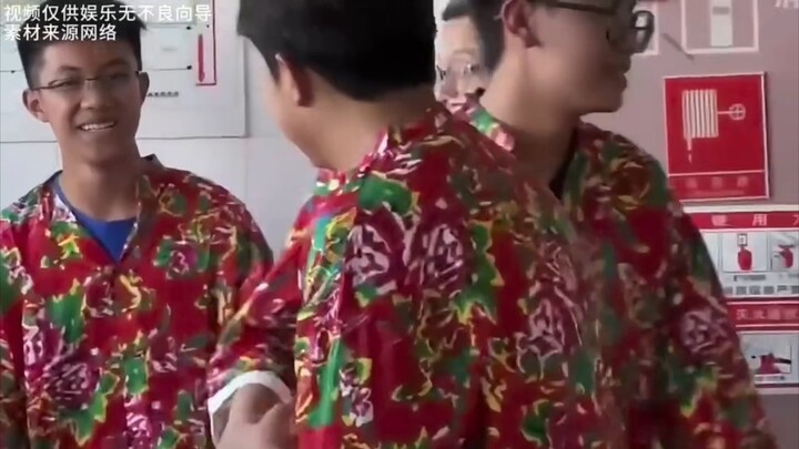 Going to catch someone, the master told you to dress casually, but you wore...
