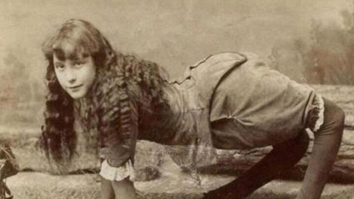 Saya menemukan prototipe pengawas di foto-foto lama dari abad lalu?