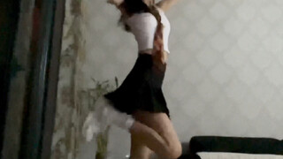 انتباه، رقصة مقلدة في المنزل الساعة العاشرة | جودة الصورة باستخدام الكاميرا الأصلية لهواتف آيفون