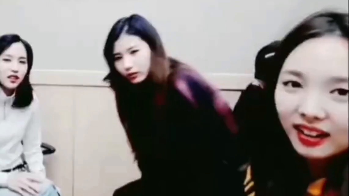 TWICE 妖しい ジョンヨン 痛バ【値下げ相談受けます】