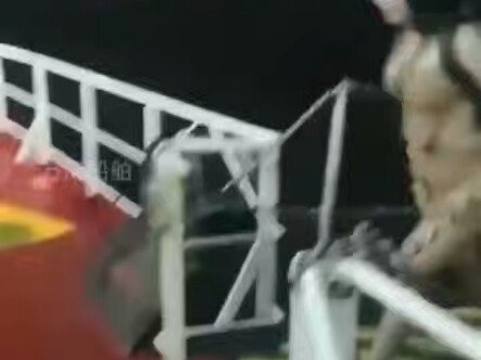 من الممكن طلب الطعام عبر الإنترنت حتى في عرض البحر، هذا مذهل حقًا!