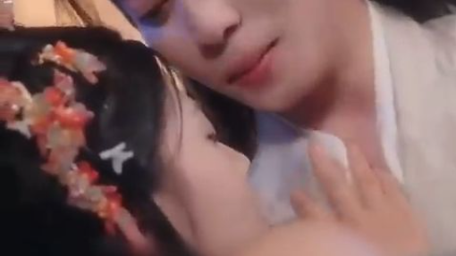 Reinkarnasi! Aku Menggoda Raja Wali Demi Balas Dendam, Tak Sangka Dia Sangat Mencintaiku