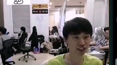 Brother Coin is responsible for turning on the floor heating and Xiaotian is responsible for being h