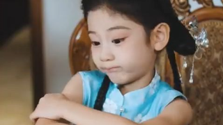 Gadis 5 tahun menolong nenek pingsan, lalu dibawa pulang dan dimanjakan dua ayah