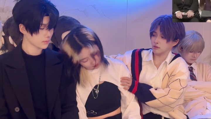 《 地 铁 修 罗 场 》