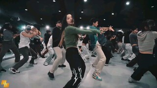 Phiên bản nhảy "BOOM" của NMIXX được biên đạo bởi MIJU