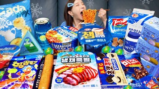 편의점 먹방 💙 비빔면 삼각김밥 신상 라면 씨리얼 과자 디저트 Korean convenience Store Food Eatingshow Mukbang ASMR Ssoyoung