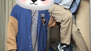 ภายใต้การบังคับและชักจูงของเรา เพื่อนร่วมห้องของฉันก็ยอมตกลงในที่สุด