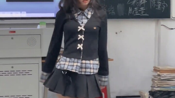 [All-Girls High School] Sweet Girl Saves the World