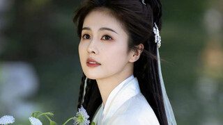 This girl really satisfies all my perceptions of ancient costumes [Bai Lu]