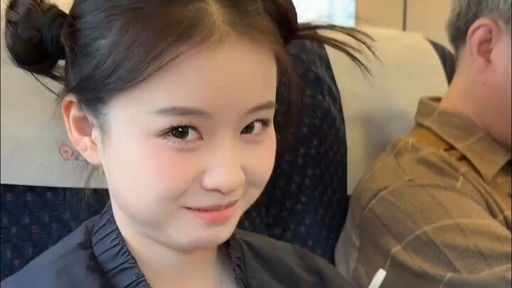 Li Gouhai is such a generous, sharing girl!