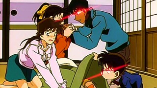 Heiji: Kazuha, cepat lepas! Biarkan saya memeriksanya! Conan: Biarkan aku melihatnya juga