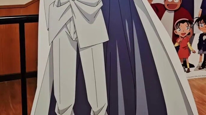 เซี่ยงไฮ้! ฉันกินซูชิไป 25 จานเพื่อสูบโคนัน! 2 จาก 5! ดูเหมือนค่อนข้างดี!