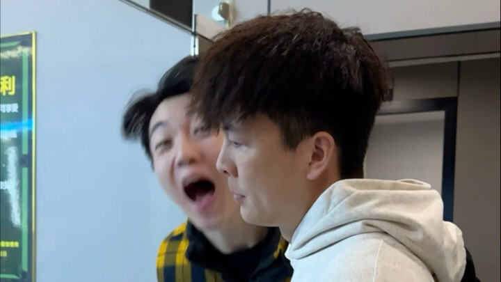 Mau tag cái thằng bạn hay sủa như chó của mày ra xem đi!