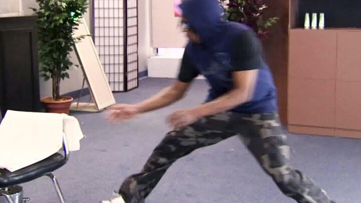 ขโมยของในที่ทำงาน เพียงเพื่อหัวเราะมุข