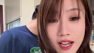 มีใครใจดีจะติดสติกเกอร์มั้ย? -
